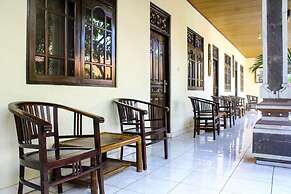 Lolo Beach Inn