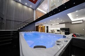 Luks Lofts Hotel & Residences