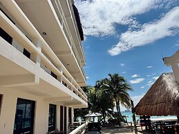 Chichis and Charlies Beachfront