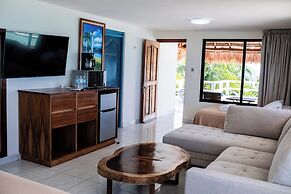 Chichis and Charlies Beachfront