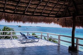 Chichis and Charlies Beachfront