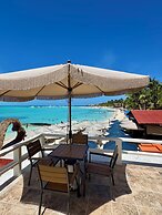 Chichis and Charlies Beachfront