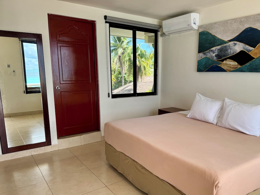 Chichis and Charlies Beachfront