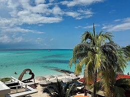 Chichis and Charlies Beachfront