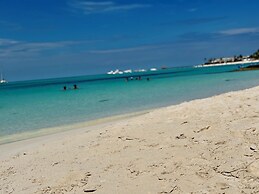 Chichis and Charlies Beachfront