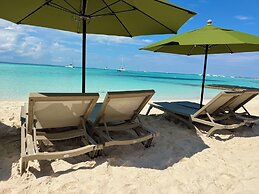 Chichis and Charlies Beachfront