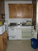Joyce's Motel & Cottages