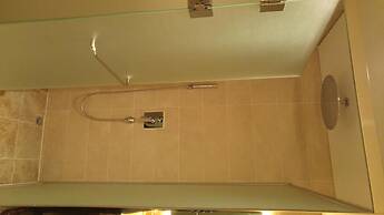 J Square Hotel