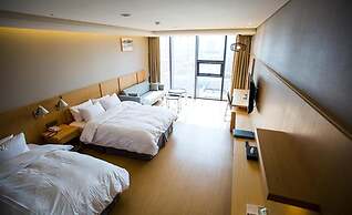 J Square Hotel