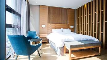 J Square Hotel