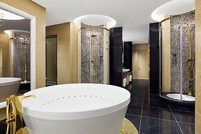 Hilton Shanghai City Center