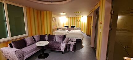 Yangsan Show Hotel
