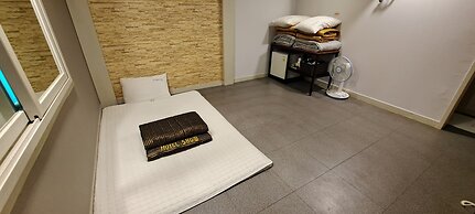 Yangsan Show Hotel