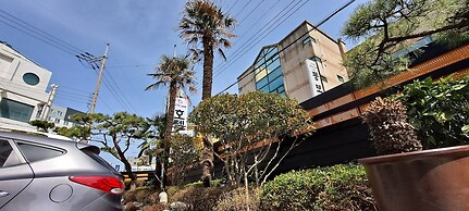 Yangsan Show Hotel