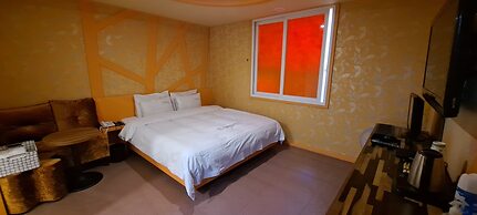 Yangsan Show Hotel