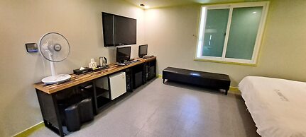 Yangsan Show Hotel