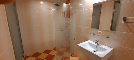 Yangsan Show Hotel