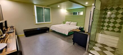 Yangsan Show Hotel