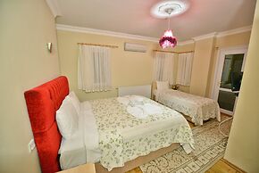 Assortie La Villa Hotel