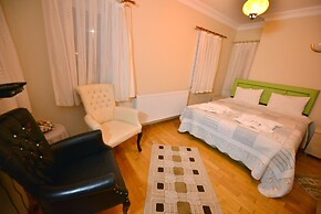 Assortie La Villa Hotel
