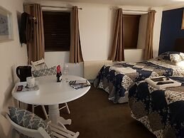 Bed and Blueberry, Two Bedroom Suite