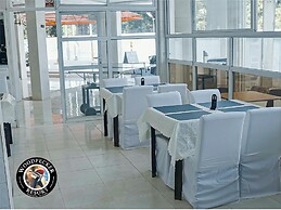 Woodpecker Resort