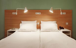 Orange Hotel