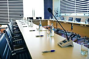 LYZ Business Hotel