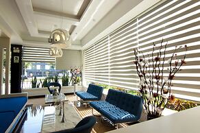 LYZ Business Hotel