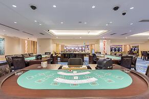 Royce Hotel & Casino