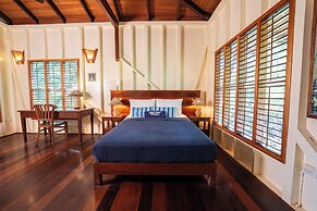Bluff Beach Retreat