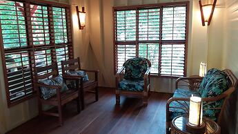 Bluff Beach Retreat