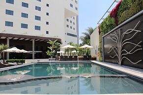 HS HOTSSON Hotel Silao