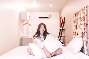 Crystal Box Hotel