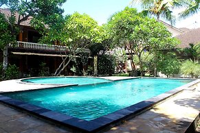 Budhi Beach Inn