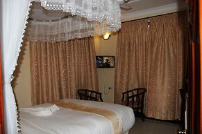 Lantana Hotel