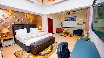 Lantana Hotel