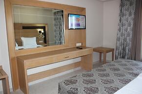 Grand Meteora Hotel
