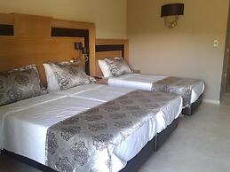 Grand Meteora Hotel