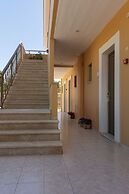 Finiki Plaza