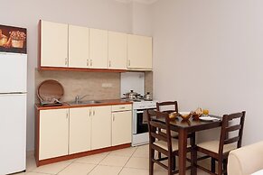 Finiki Plaza