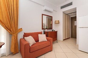 Finiki Plaza