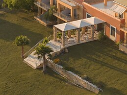 Finiki Plaza