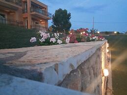 Finiki Plaza