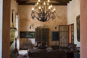 Posada de Los Leones