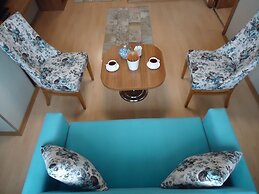 Golden Lounge Hotel