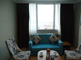 Golden Lounge Hotel
