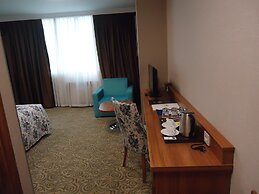 Golden Lounge Hotel