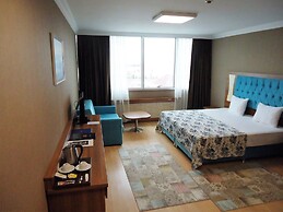 Golden Lounge Hotel