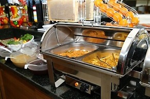 Golden Lounge Hotel
